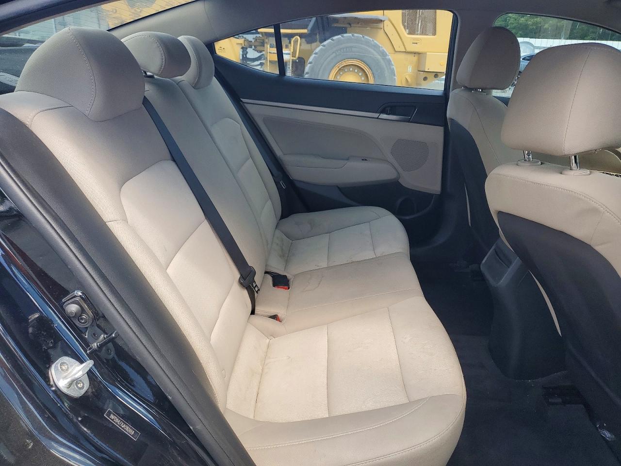 Hyundai ELANTRA Sel