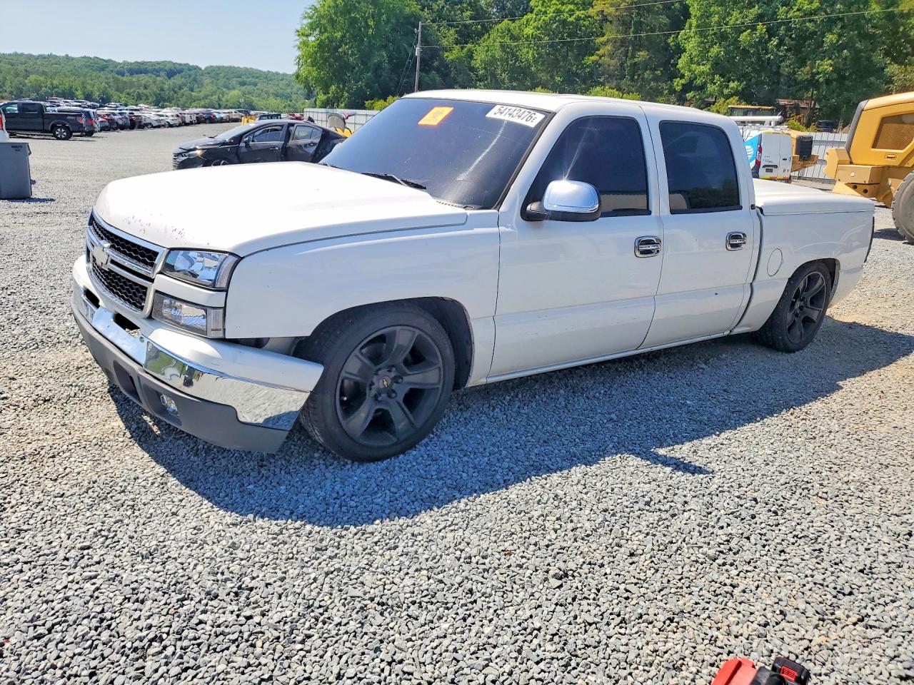 Salvage Chevrolet Silverado Image