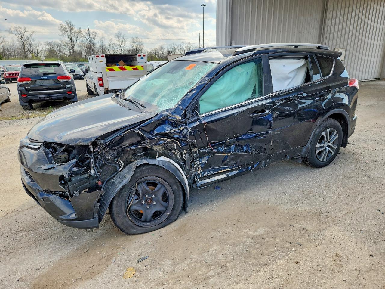 Salvage Toyota RAV4 Image