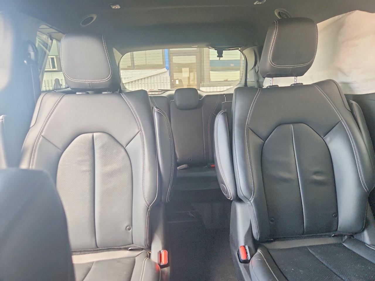 Chrysler Pacifica Hybrid Touring L