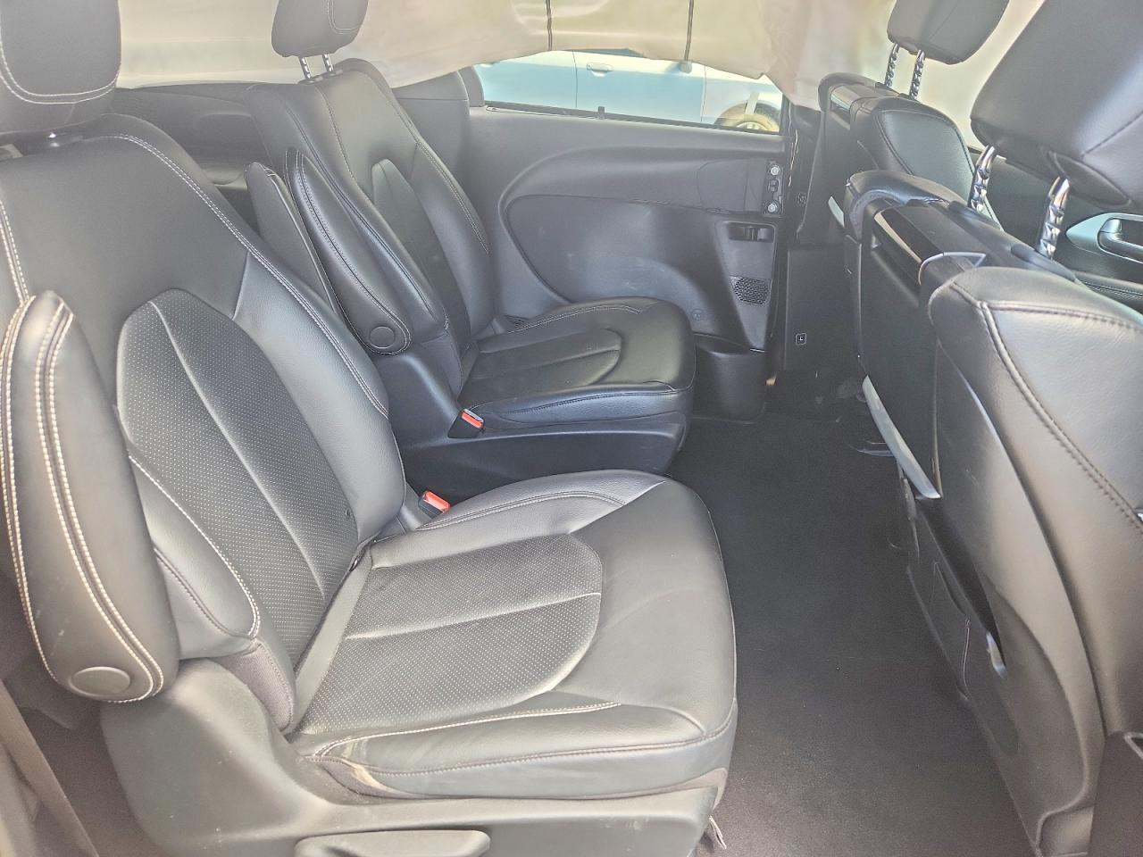 Chrysler Pacifica Hybrid Touring L