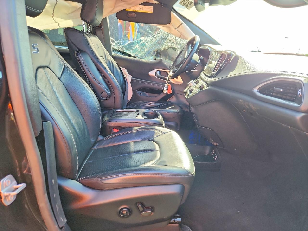 Chrysler Pacifica Hybrid Touring L