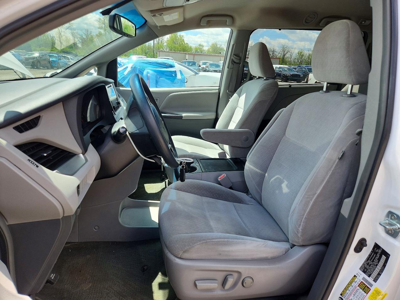 Toyota Sienna Le