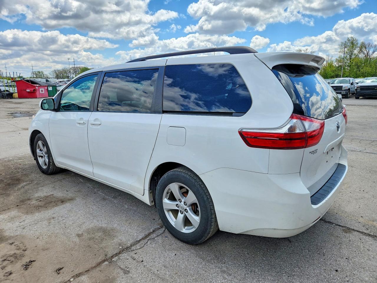 Toyota Sienna Le
