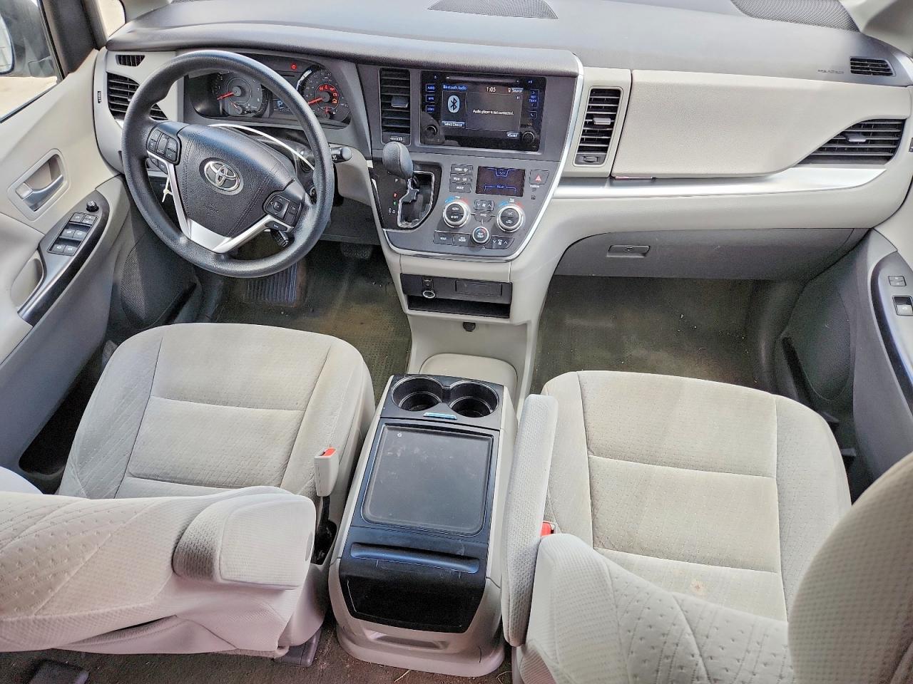 Toyota Sienna Le