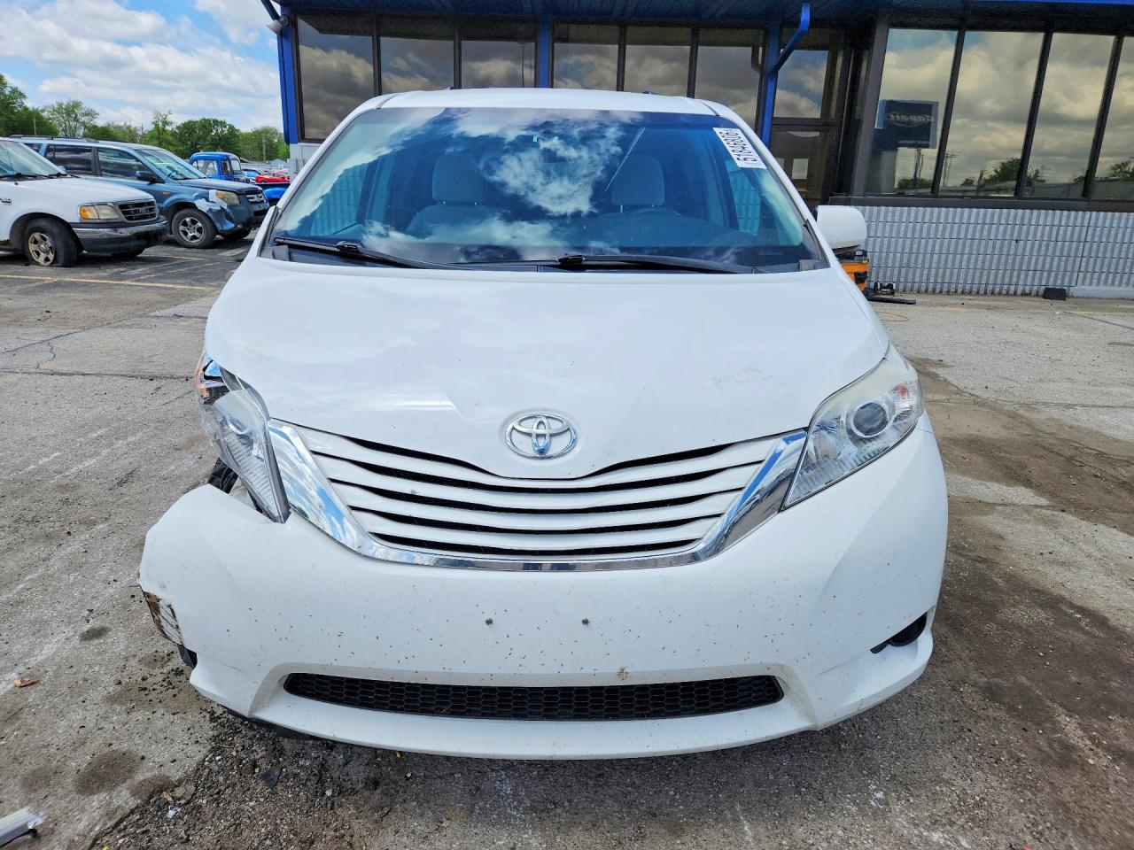 Toyota Sienna Le
