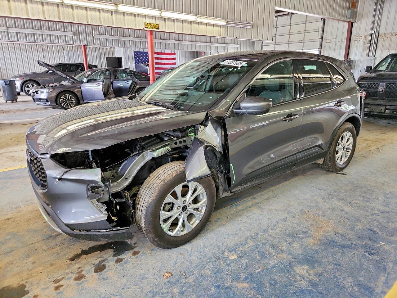 Salvage Ford Escape Image