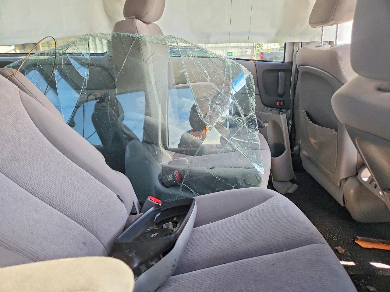 Kia Sedona Lx