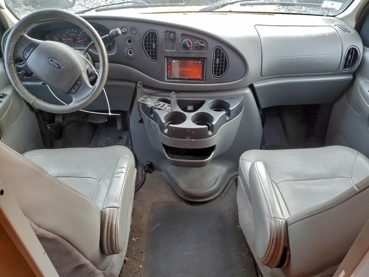 Ford Econoline E150 Van