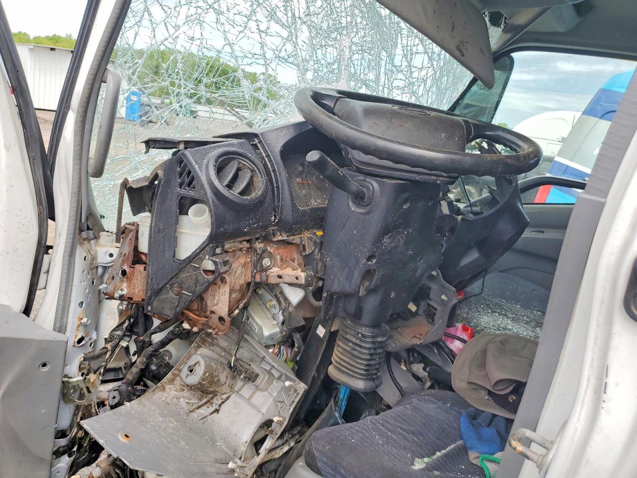 Hino 195
