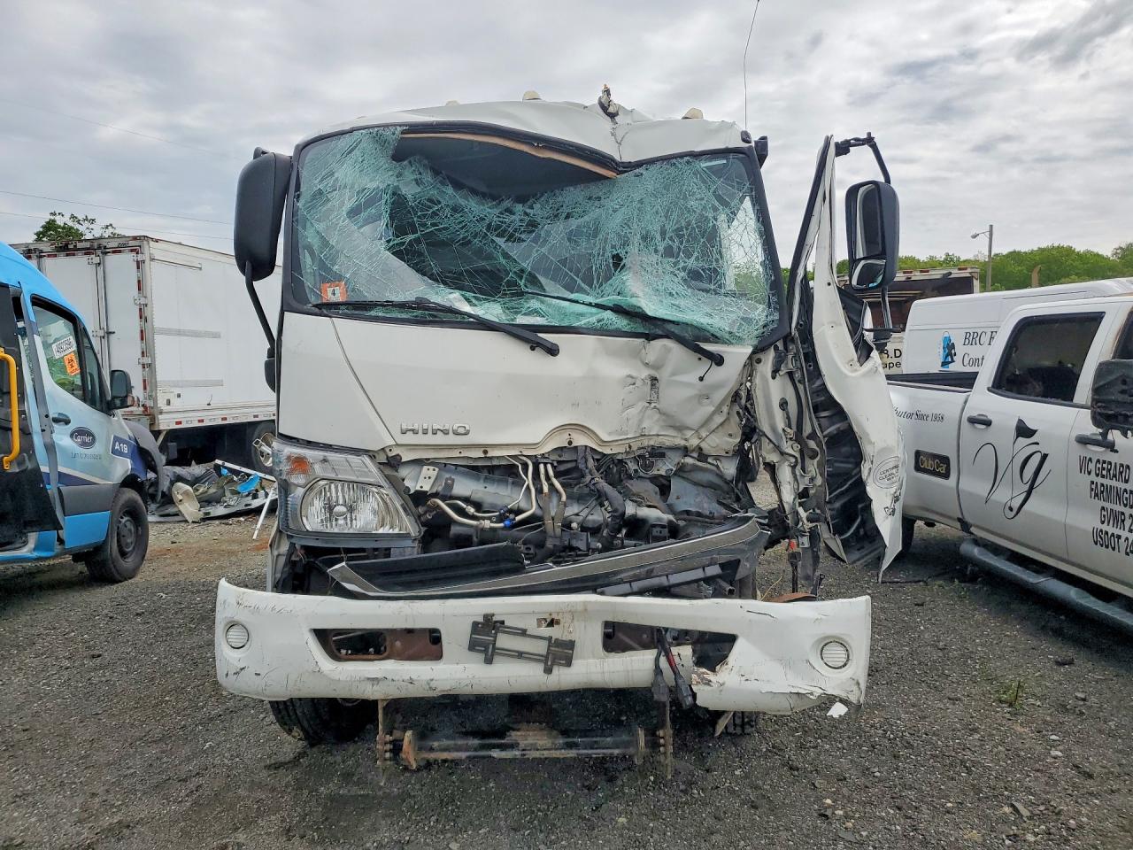 Hino 195