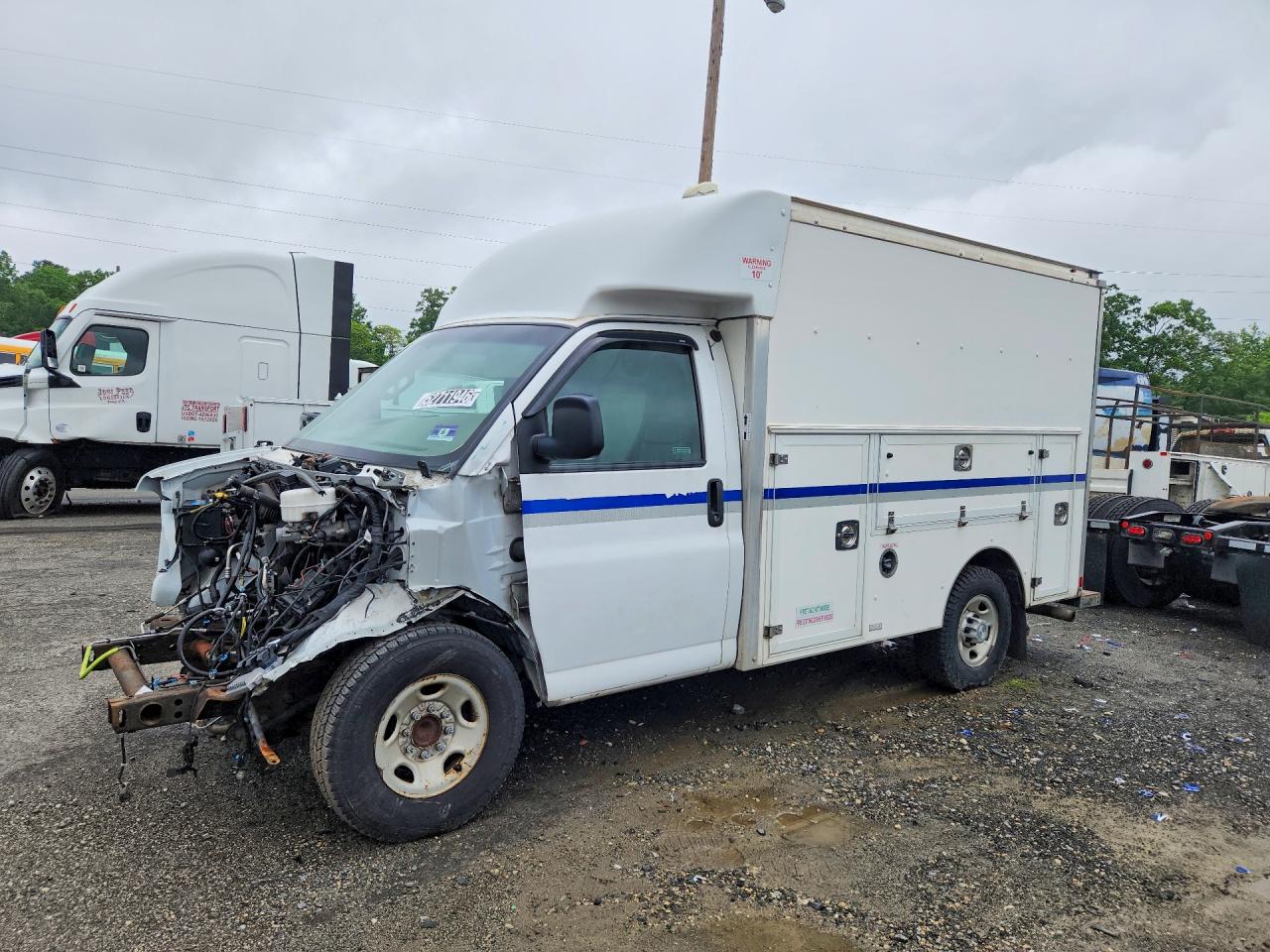 Salvage Chevrolet Express Image