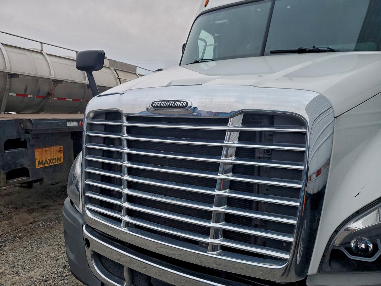 Freightliner Cascadia 1
