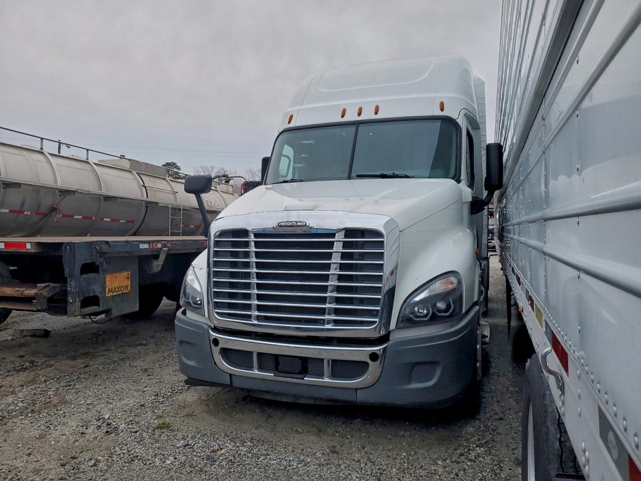Freightliner Cascadia 1