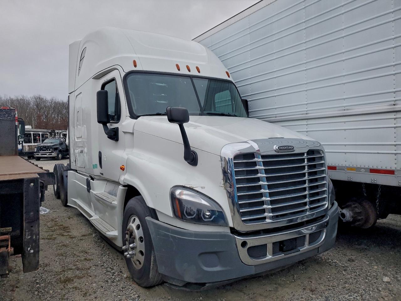 Salvage Freightliner Cascadia 1 Image