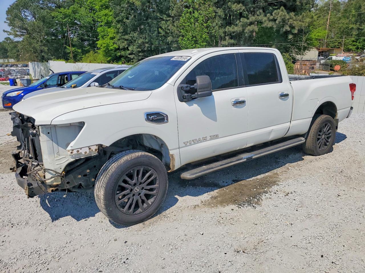 Salvage Nissan Titan Image
