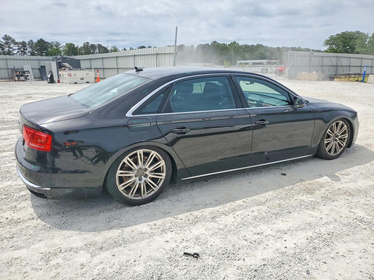 Audi A8 L Quattro
