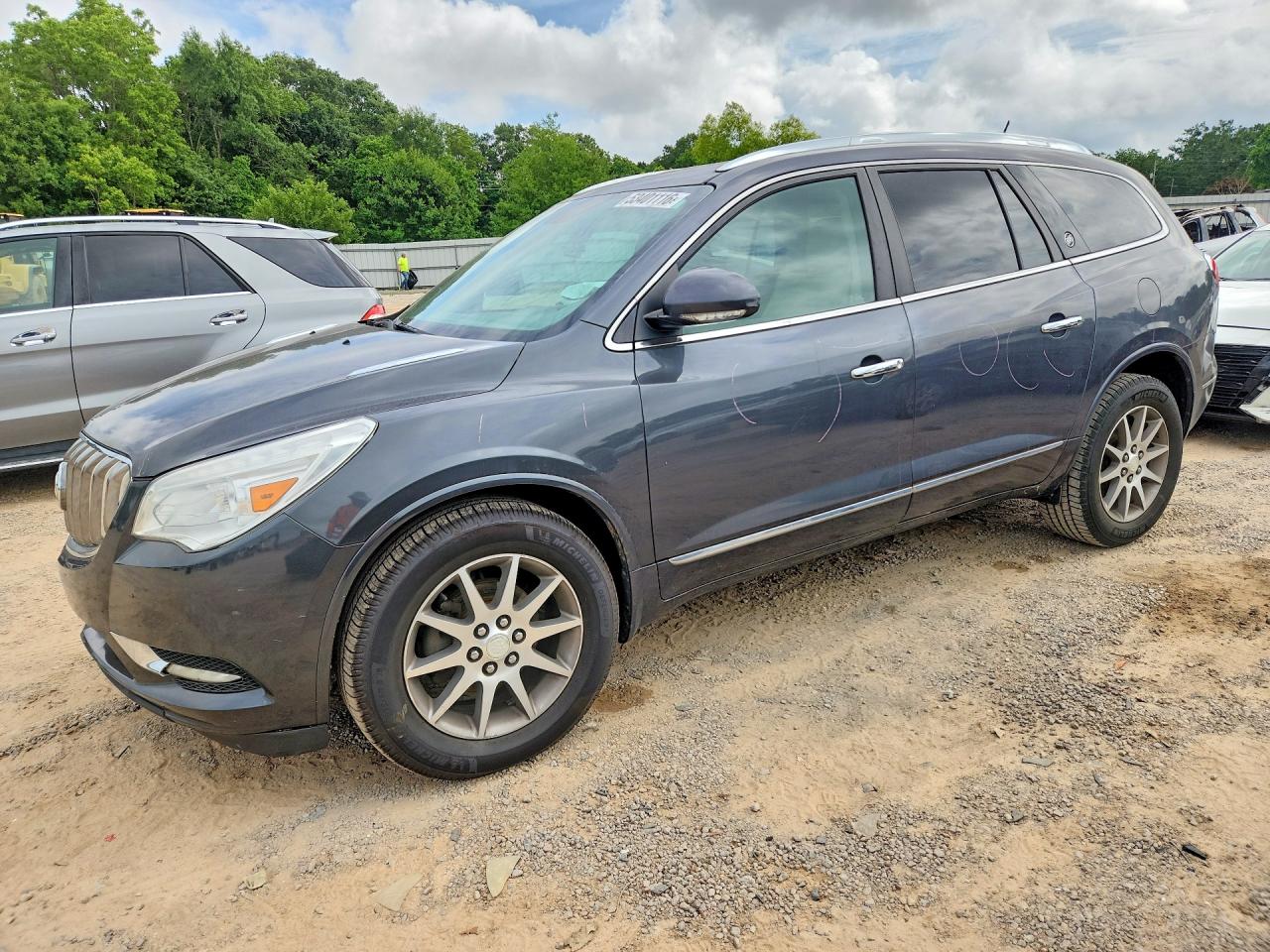 Salvage Buick Enclave Image