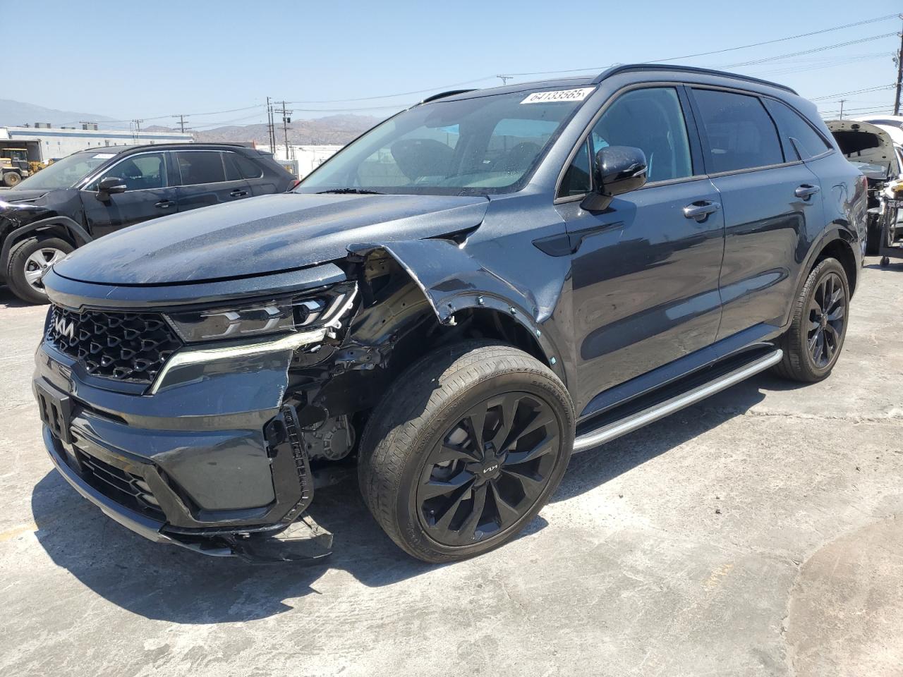 Salvage Kia Sorento Image