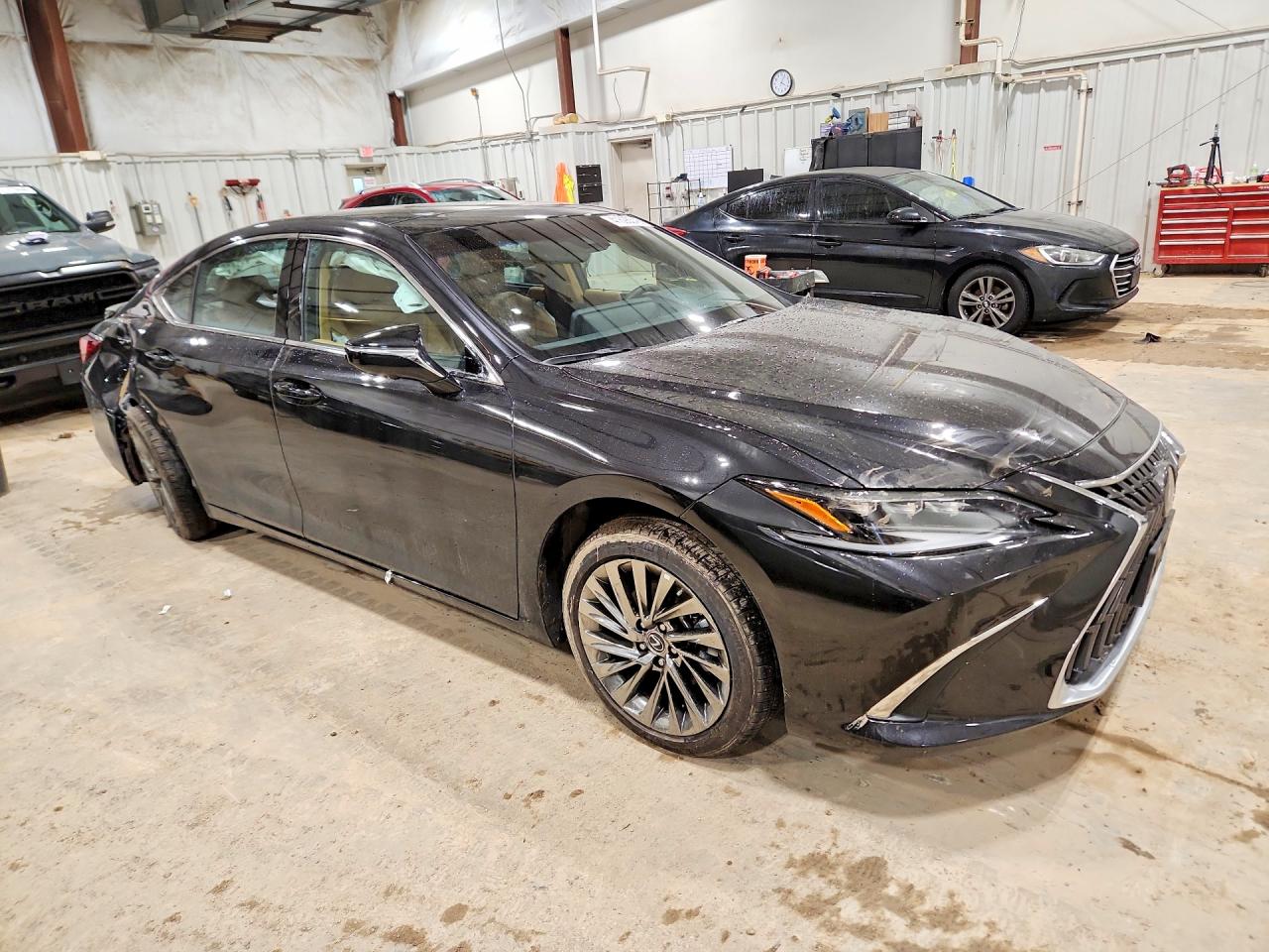 Lexus Es Ultra Luxury