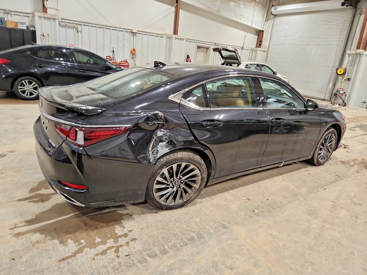 Lexus Es Ultra Luxury