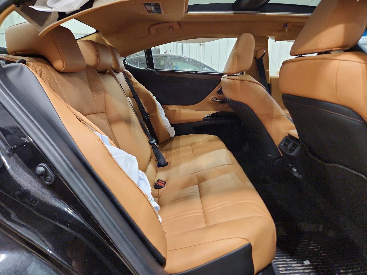 Lexus Es Ultra Luxury