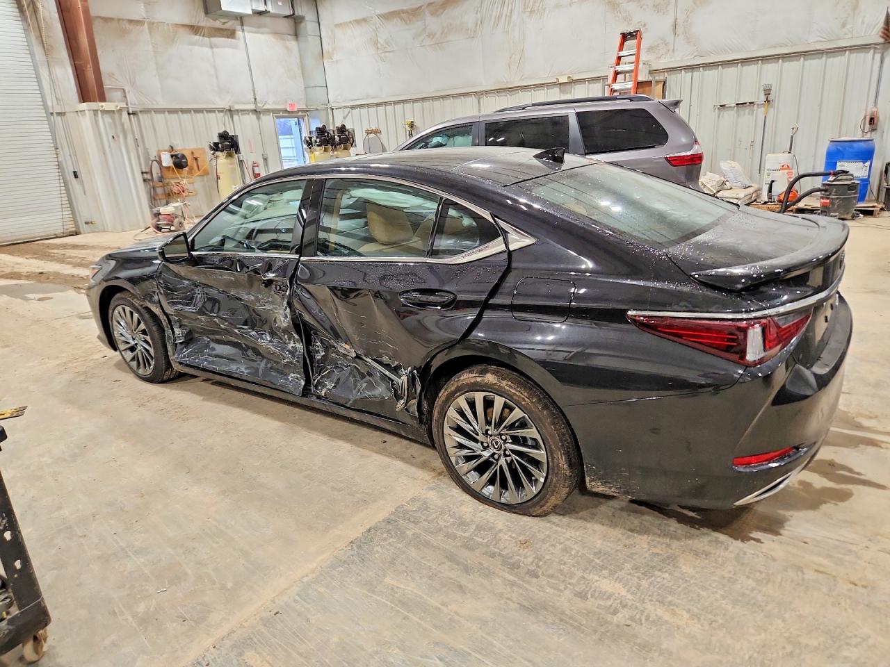 Lexus Es Ultra Luxury