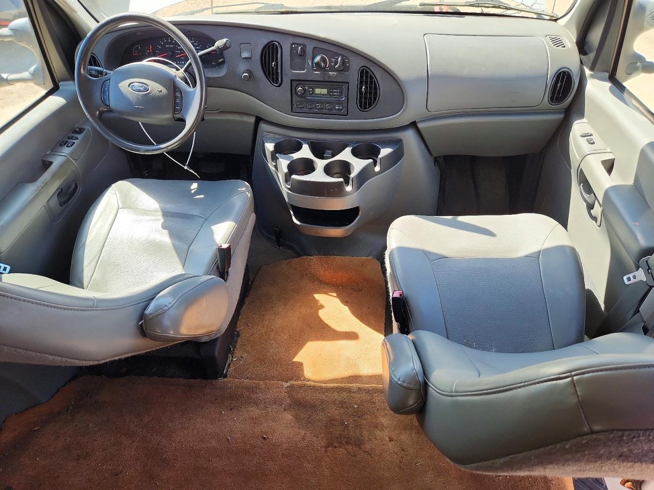 Ford Econoline E150 Van