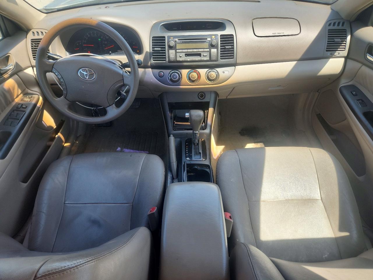Toyota Camry Le V6