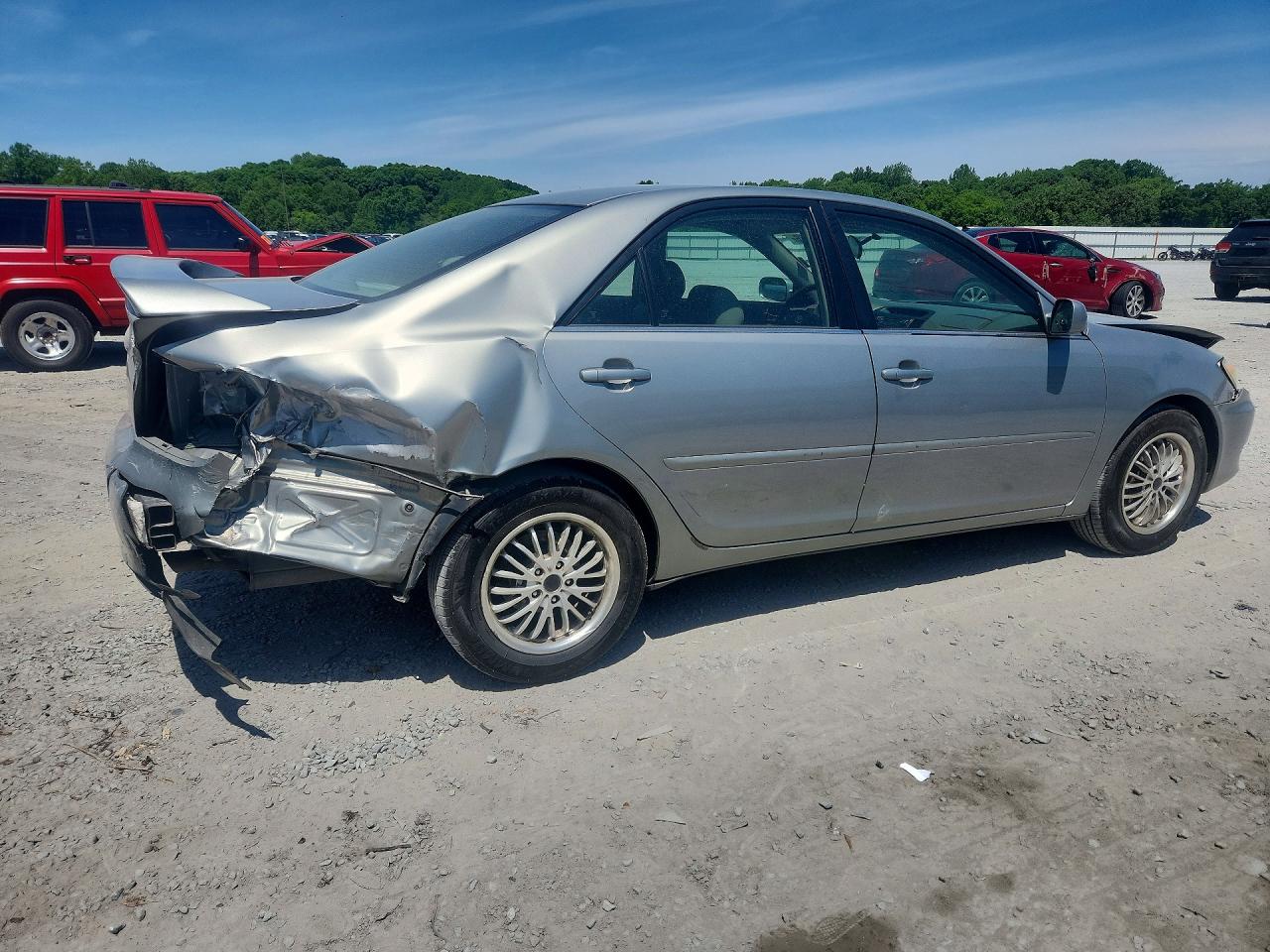 Toyota Camry Le V6