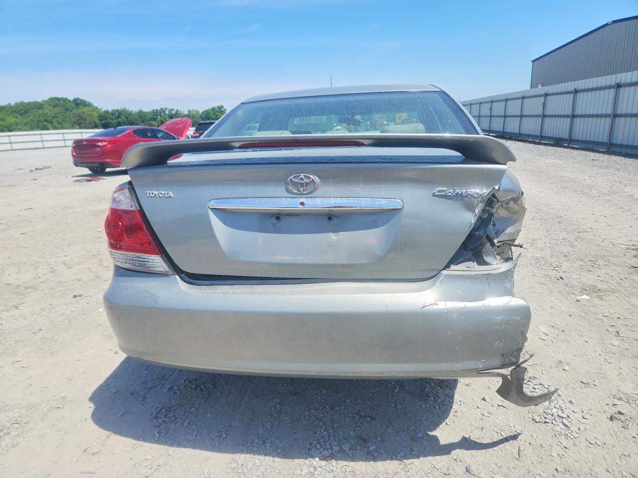 Toyota Camry Le V6