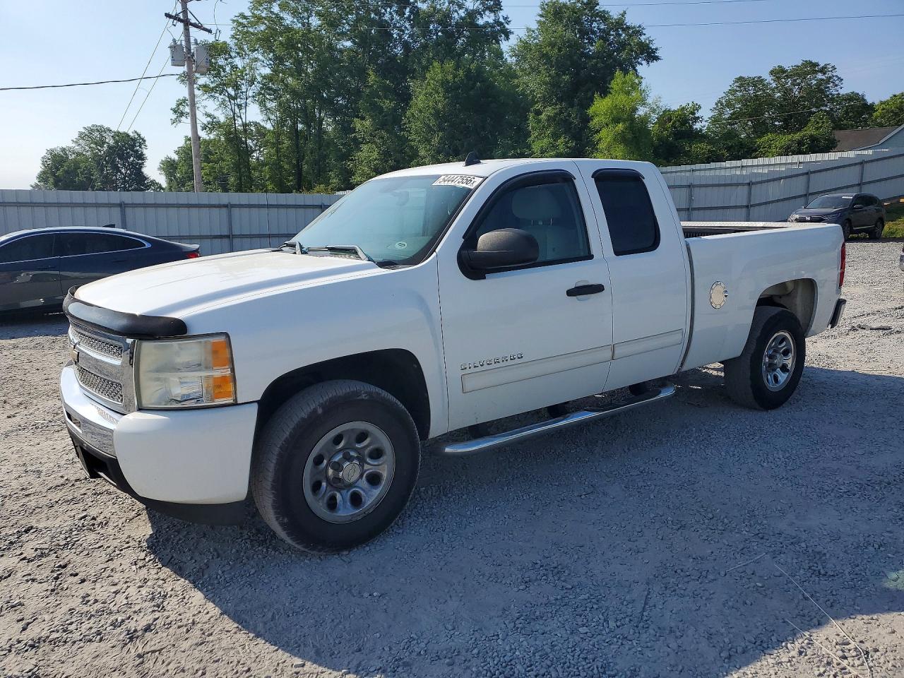 Salvage Chevrolet Silverado Image