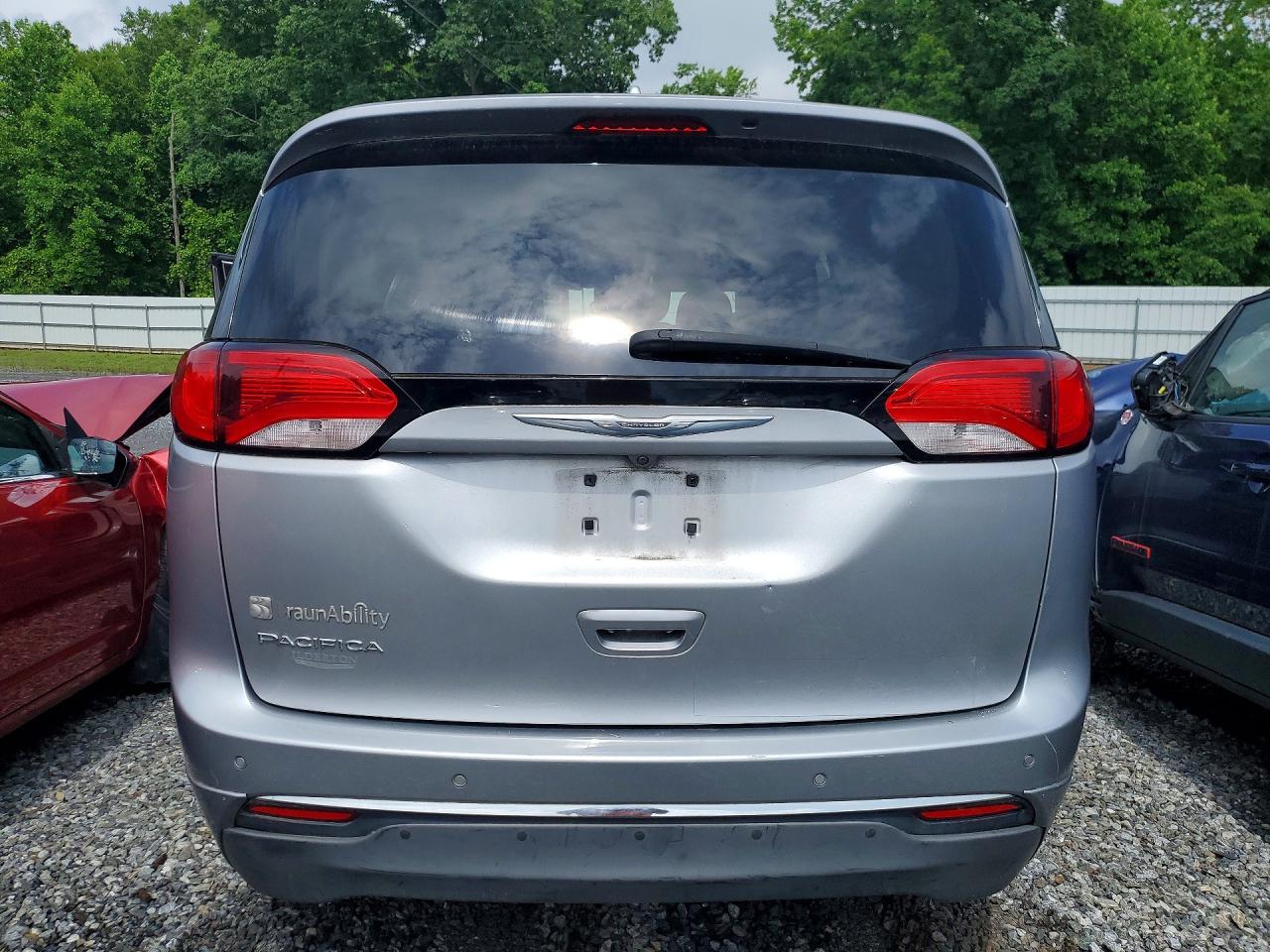 Chrysler Pacifica Touring L