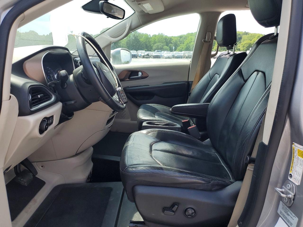 Chrysler Pacifica Touring L