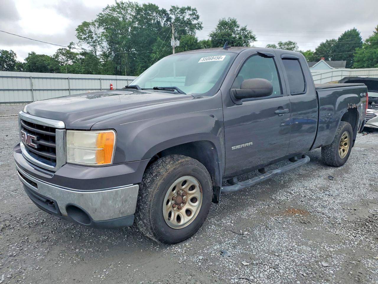 Salvage GMC Sierra Image