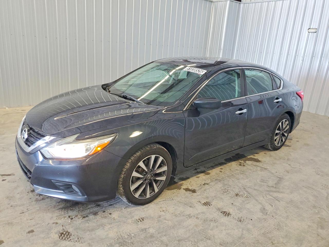 Salvage Nissan Altima Image