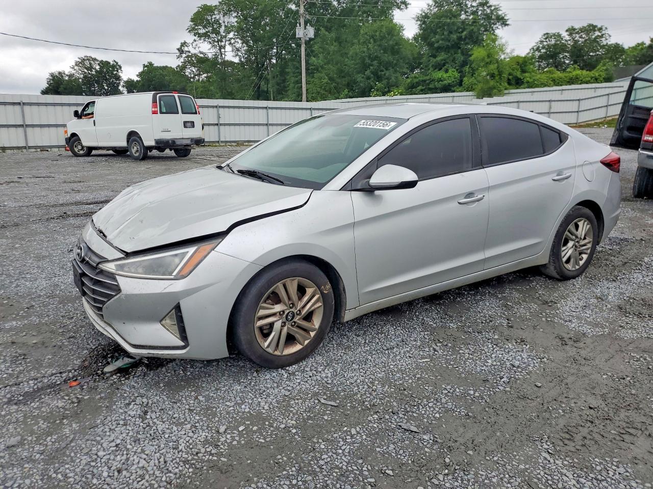 Salvage Hyundai ELANTRA Image