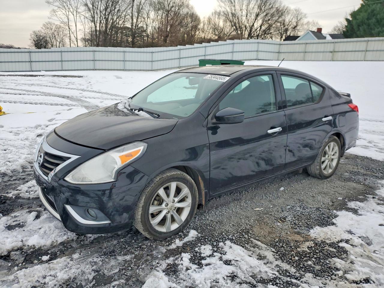 Salvage Nissan Versa Image