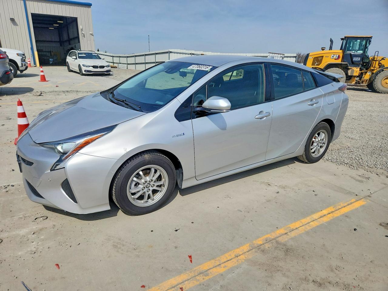 Salvage Toyota Prius Image
