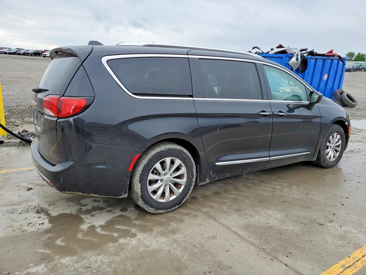 Chrysler Pacifica Touring L