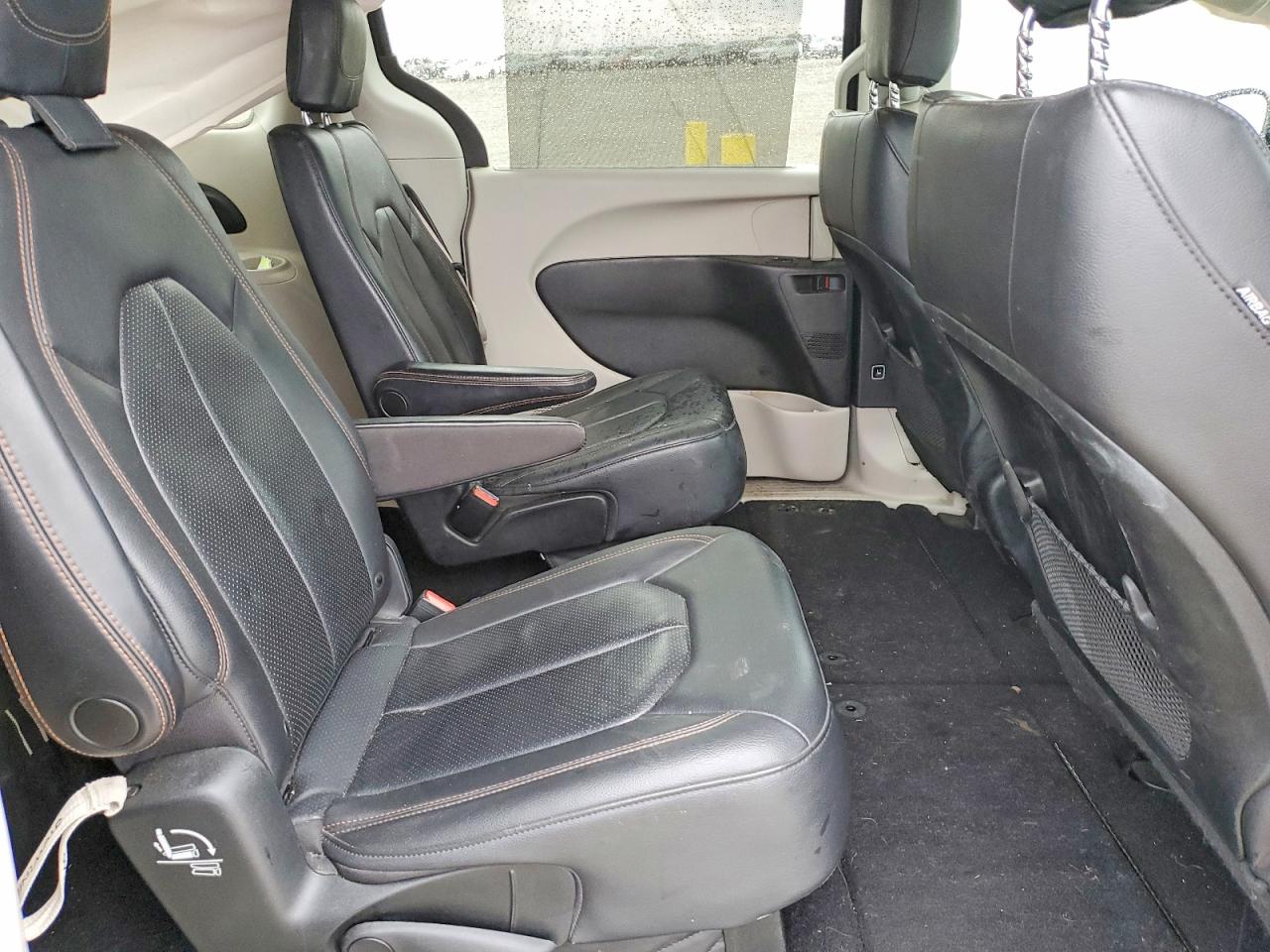 Chrysler Pacifica Touring L