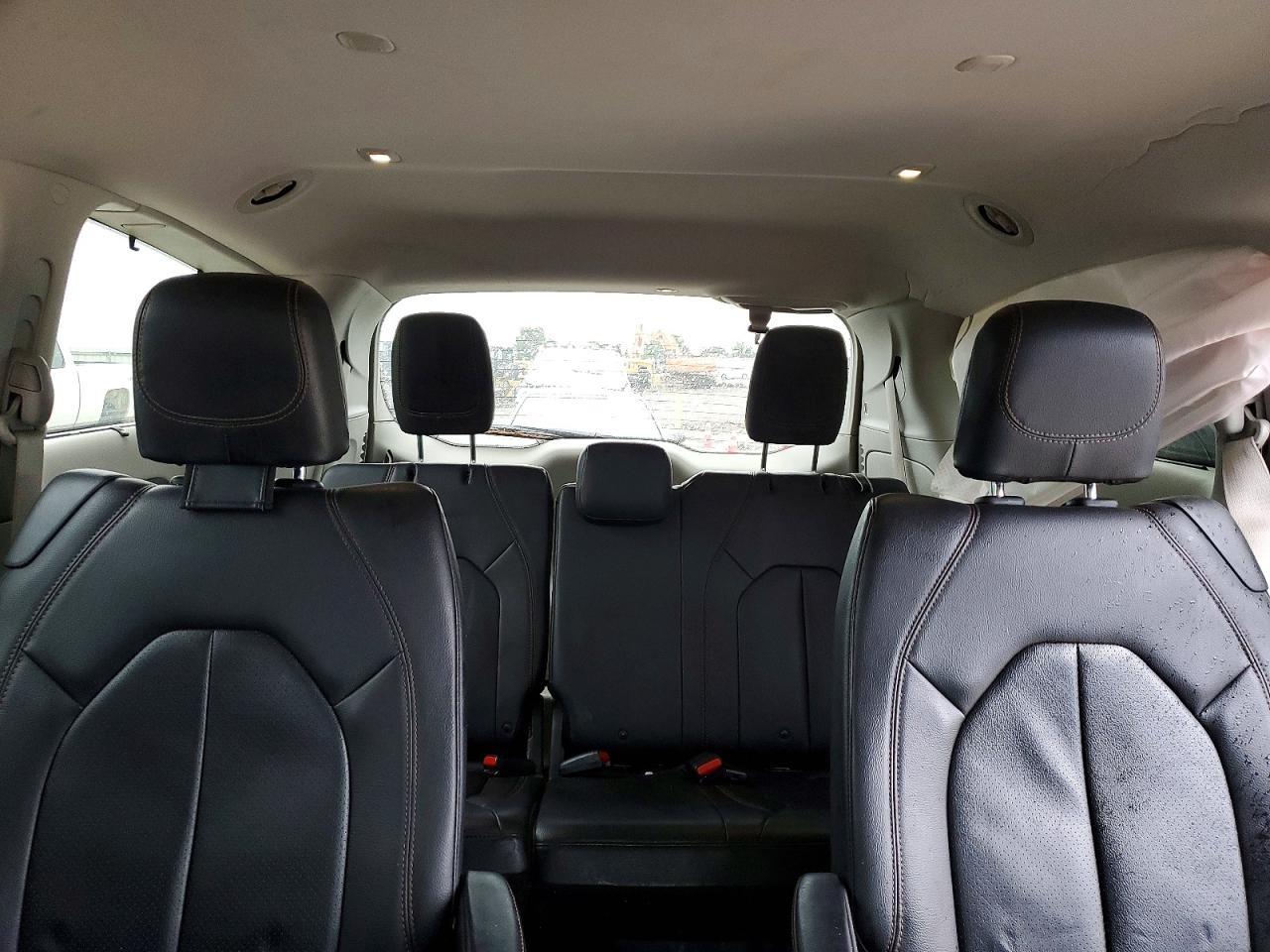 Chrysler Pacifica Touring L