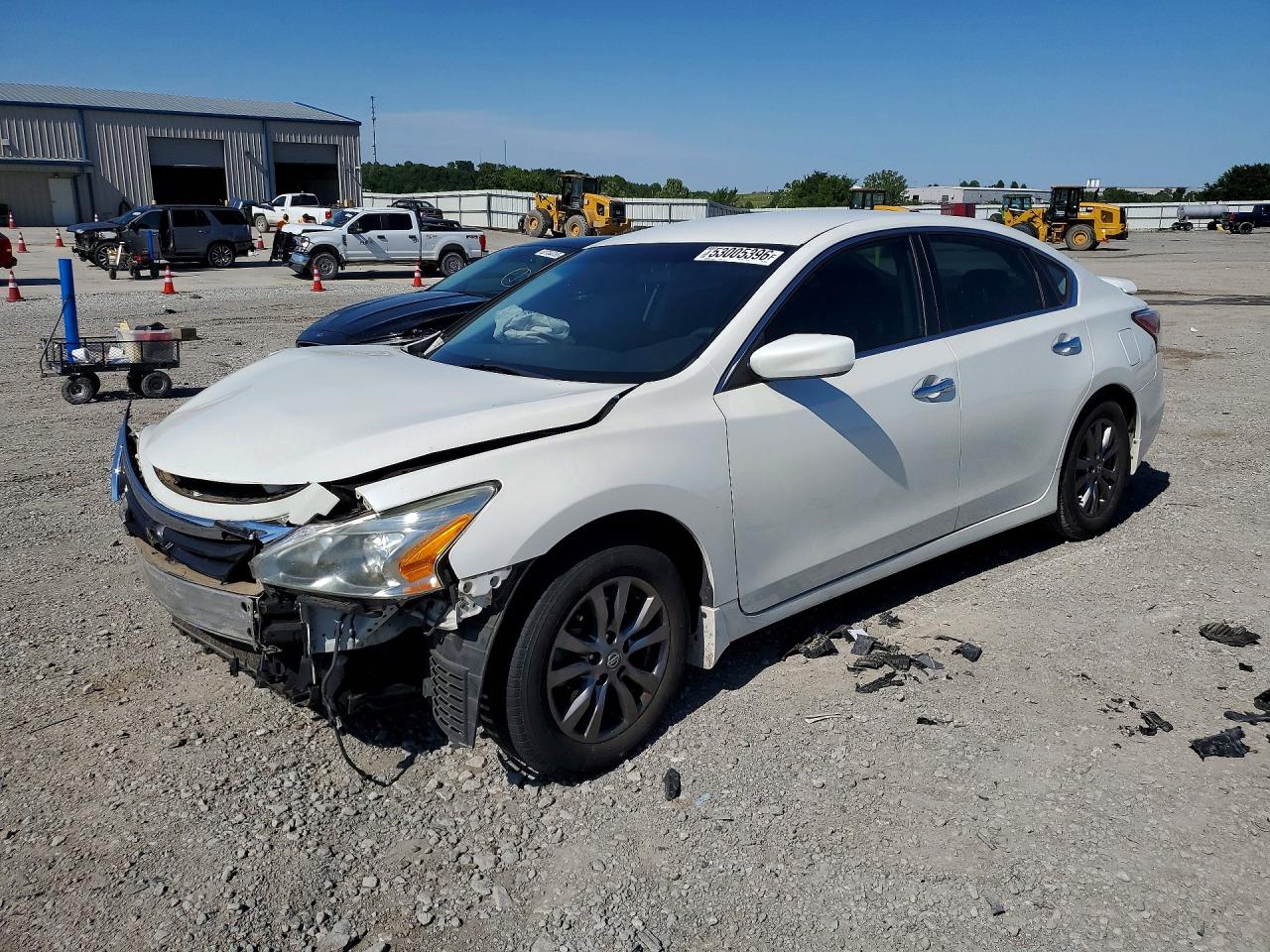 Salvage Nissan Altima Image