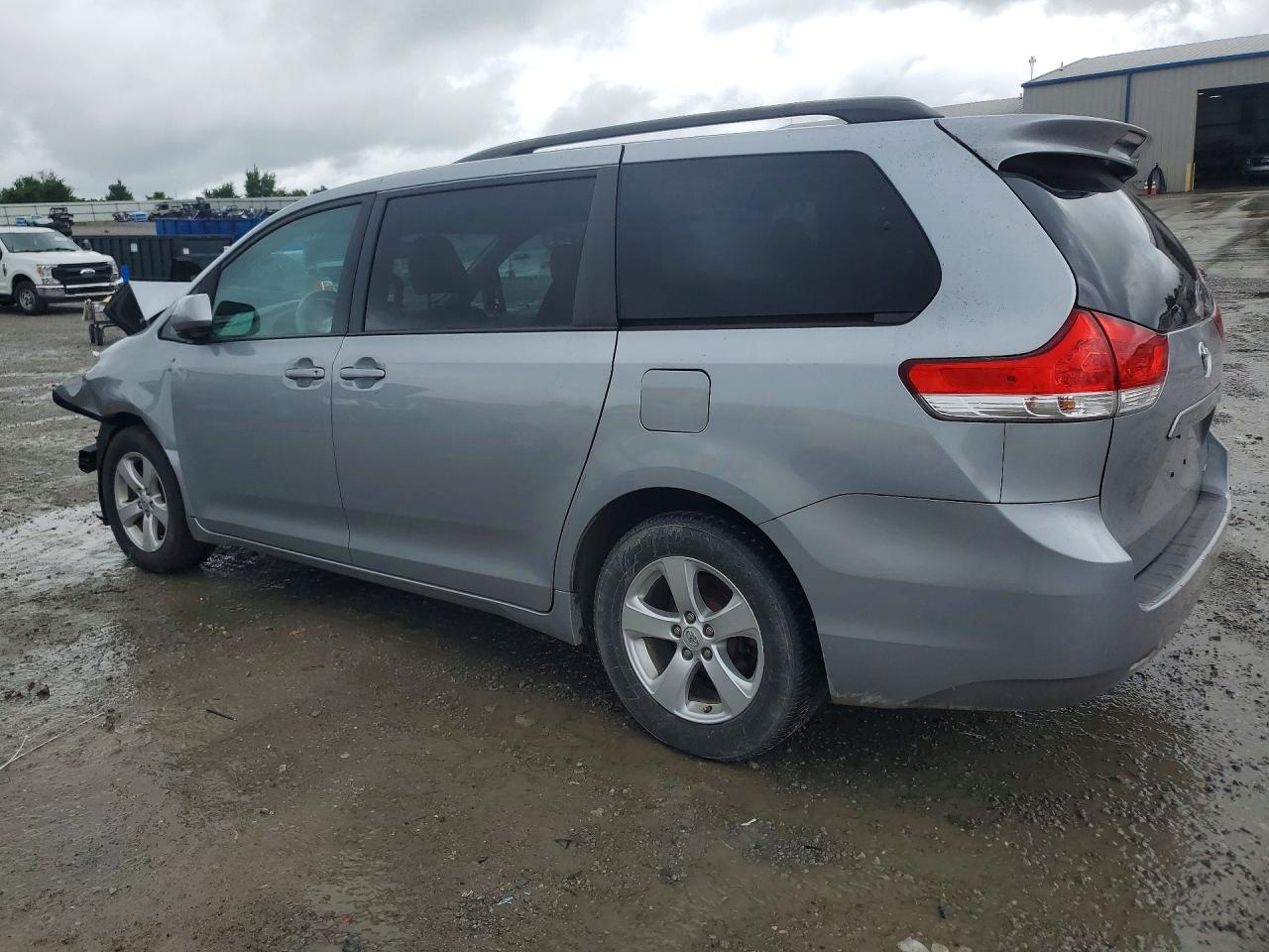 Toyota Sienna Le