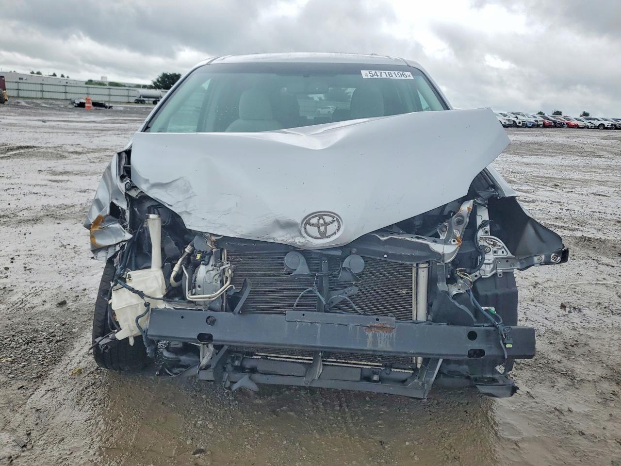 Toyota Sienna Le