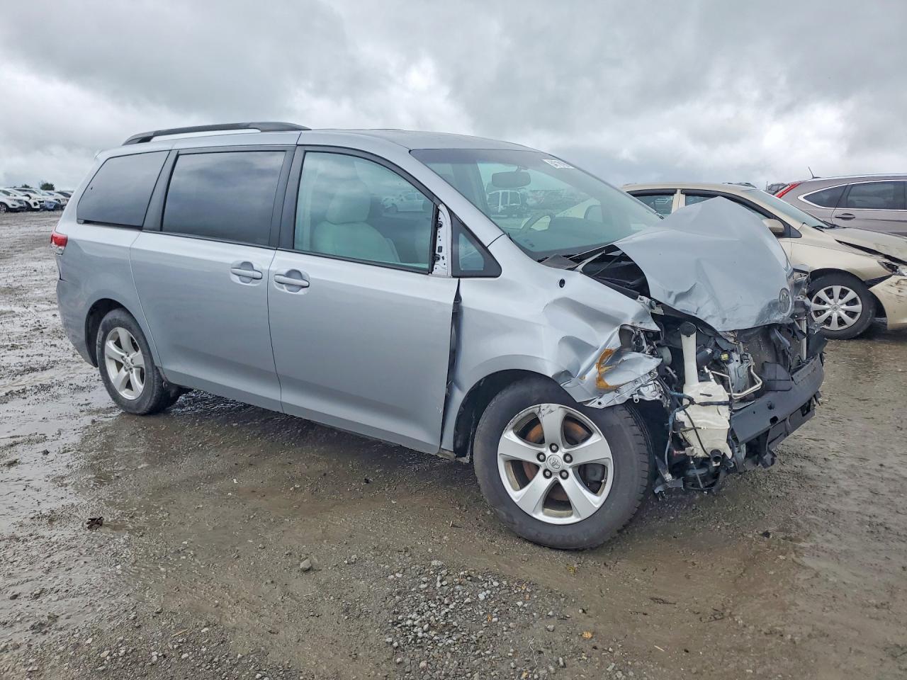 Toyota Sienna Le