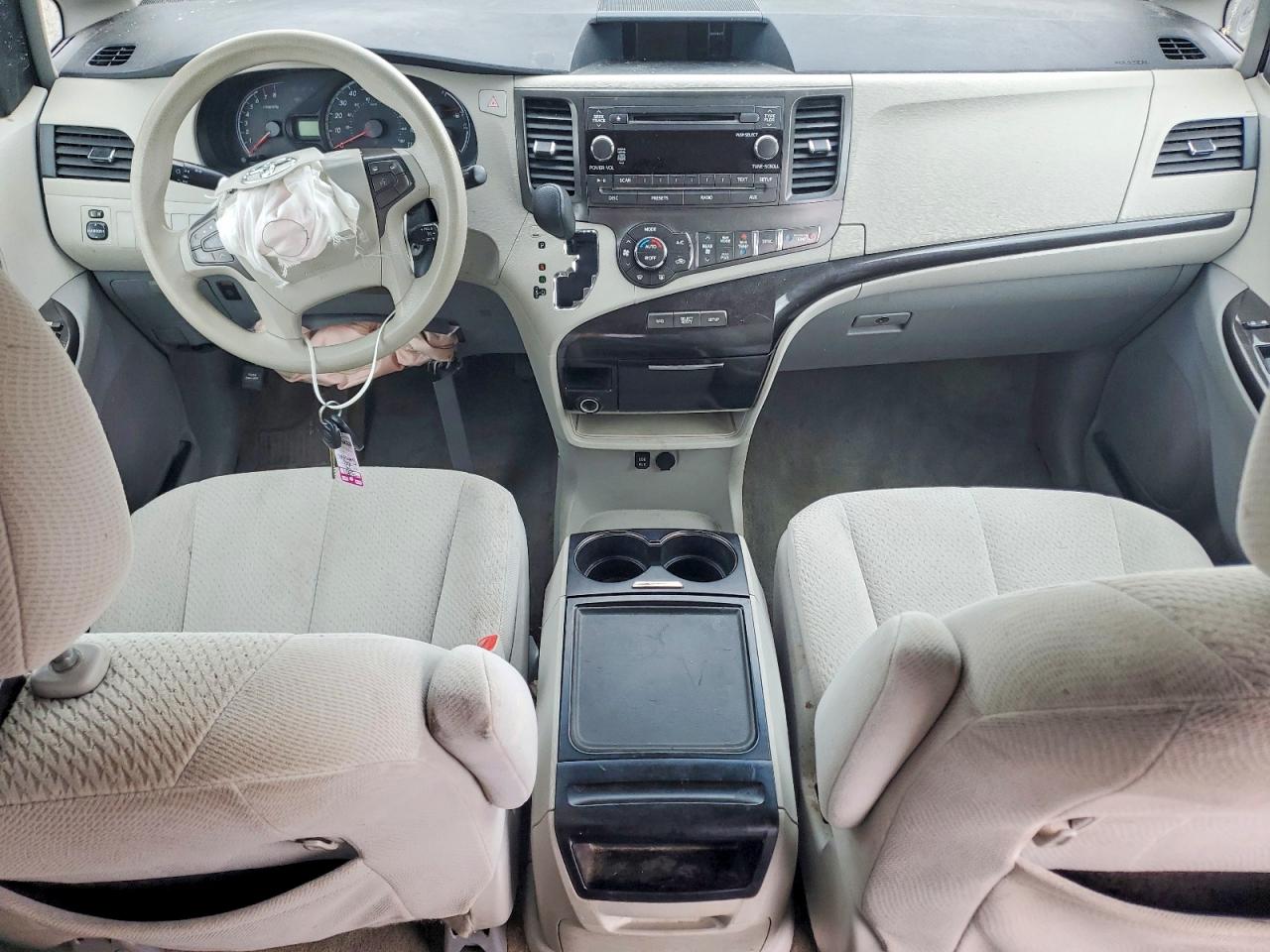 Toyota Sienna Le