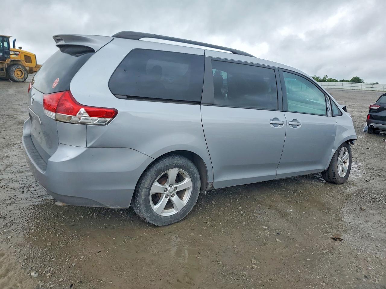 Toyota Sienna Le