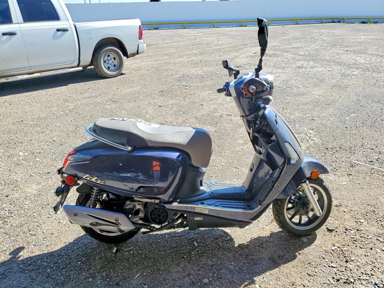 Salvage Kymco Usa Inc Scooter Image
