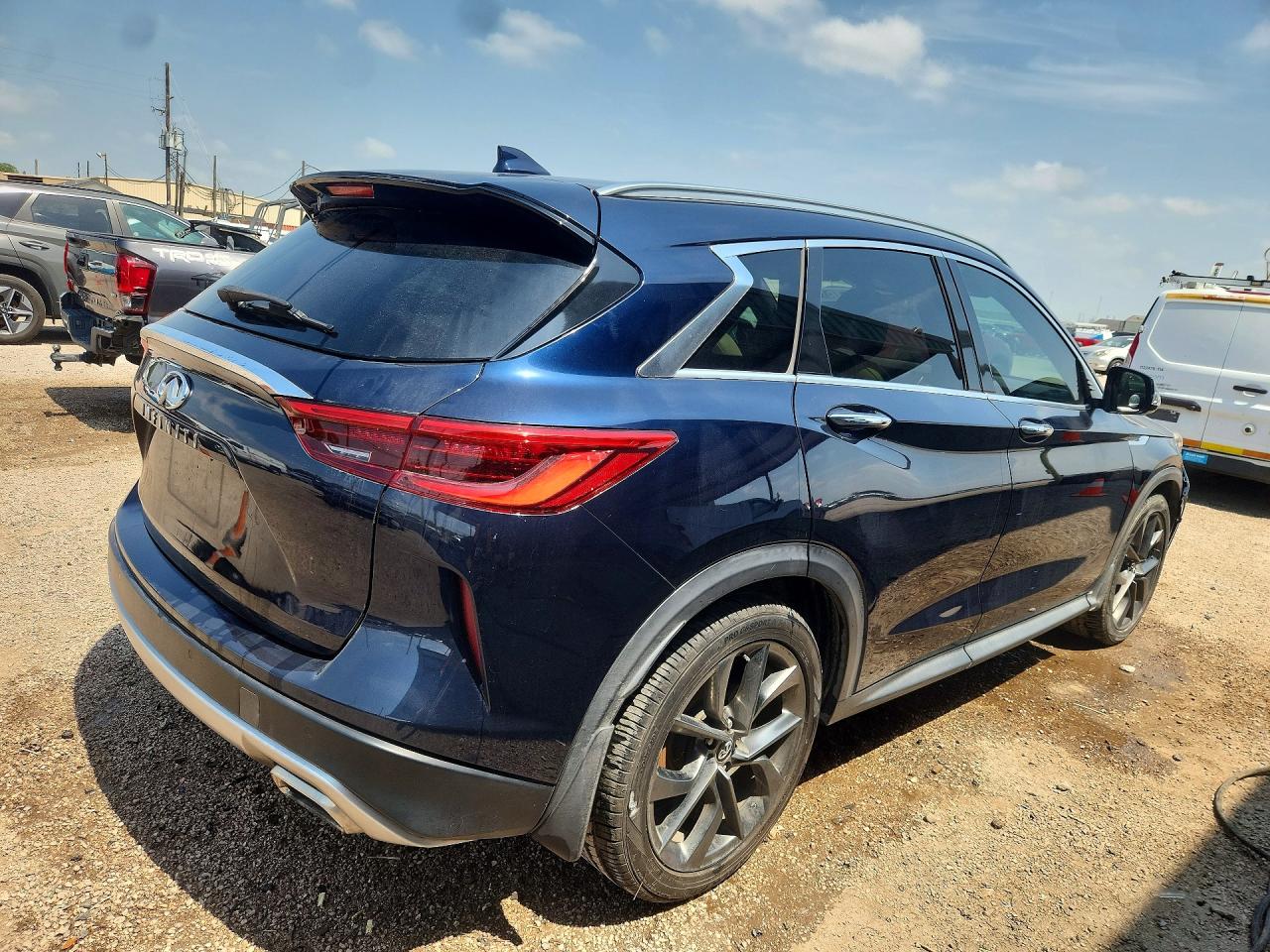 INFINITI Qx Essential
